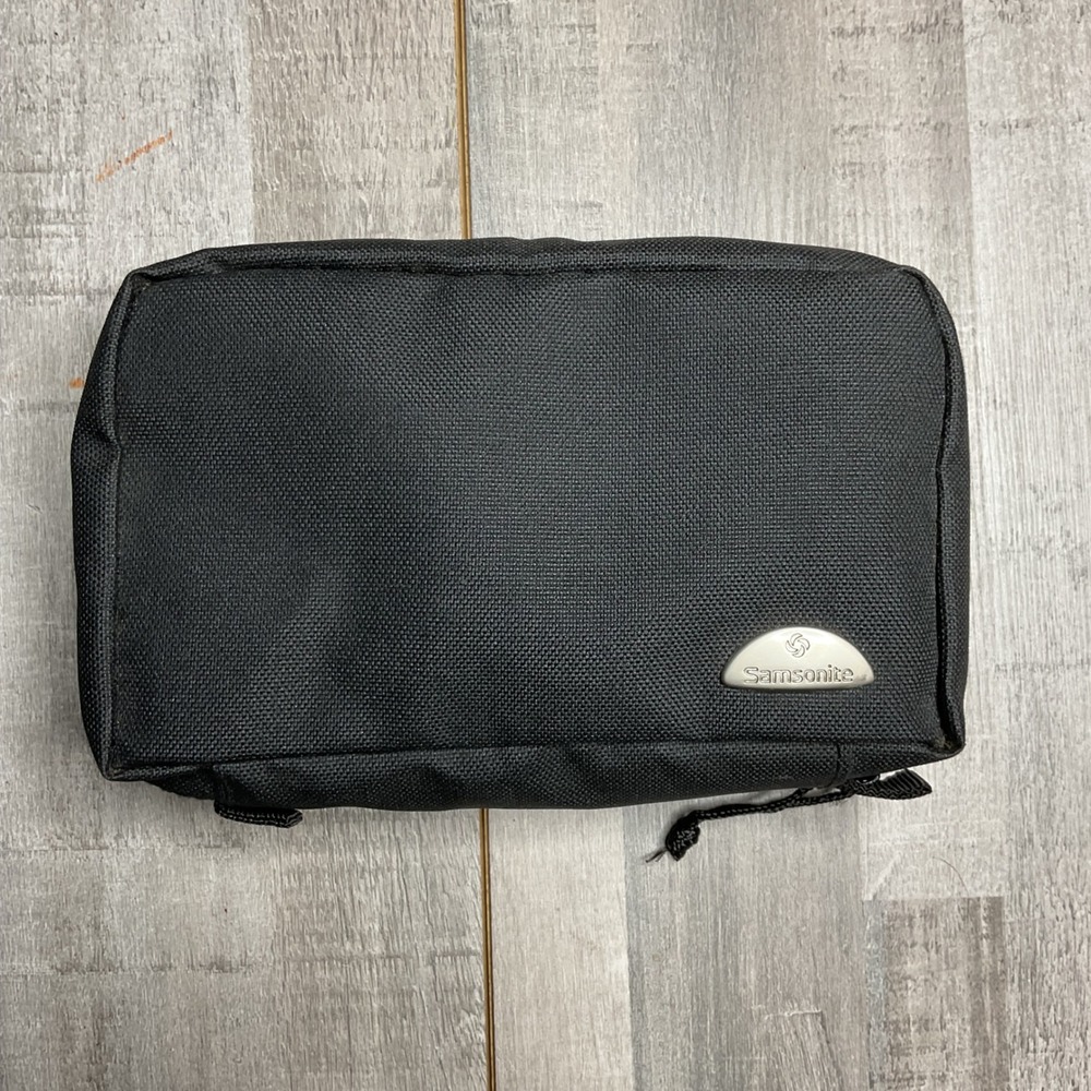 Samsonite Black Nylon Hanging Toiletry Bag Travel Organizer Dopp Kit Zip Case